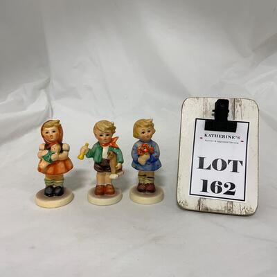 [162] Three Figures Holding Items | Hum 239 A/B/C