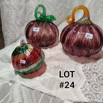 Set of 3 Hand Blown Glass Pumpkins