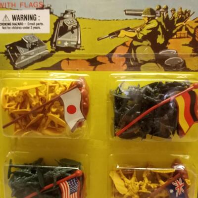 MidWestern Dst. mini solders set 6 nations and flags1996 new in package