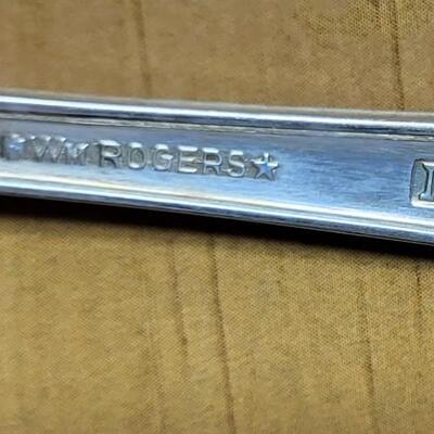 WM ROGERS SILVER PLATE UTENTIL SET W/ WOOD BOX