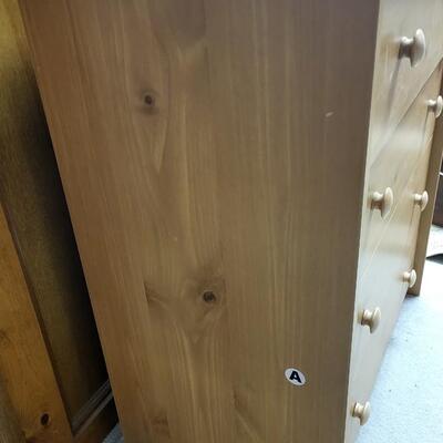 PRESSED WOOD DRESSER
