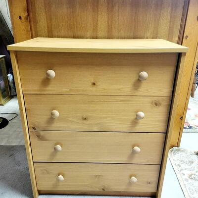 PRESSED WOOD DRESSER