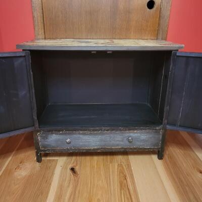 AMAZING ROOSTER FLOOR CABINET