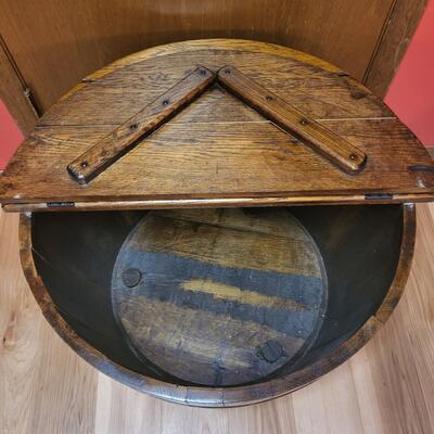 AMAZING BARREL SIDE TABLE W/ FLIP TOP