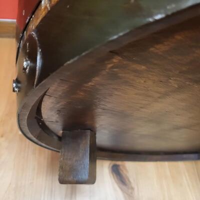 AMAZING BARREL SIDE TABLE W/ FLIP TOP