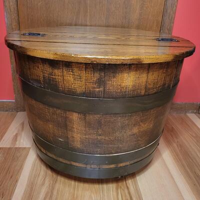 AMAZING BARREL SIDE TABLE W/ FLIP TOP