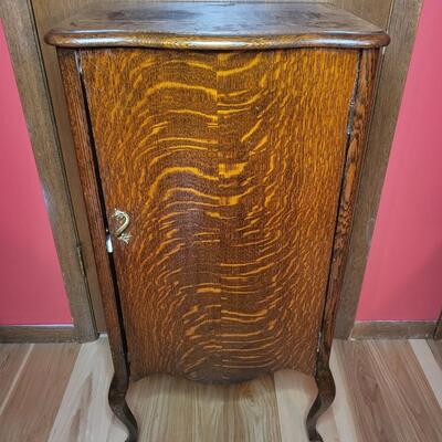 ANTIQUE MUSIC - RECORD TIGER WOOD CABINET