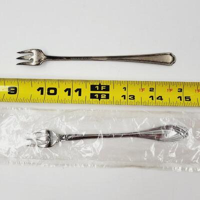 VINTAGE SLIVERPLATE PICKLE FORK BUNDLE