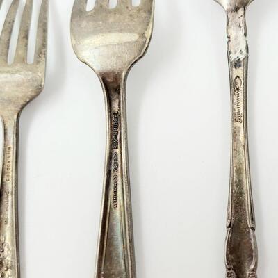 VINTAGE SMALL SILVER PLATE SILVERWARE BUNDLE