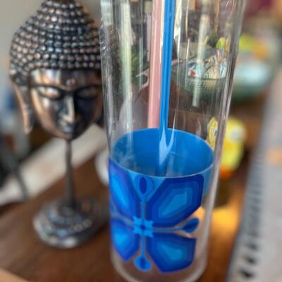 Vintage straw dispenser