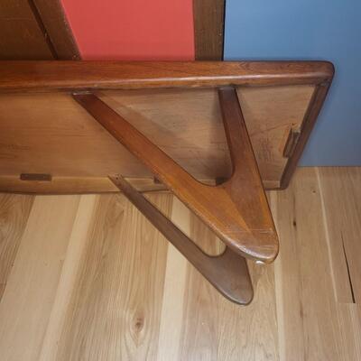MC KROEHLER WOOD COFFEE TABLE