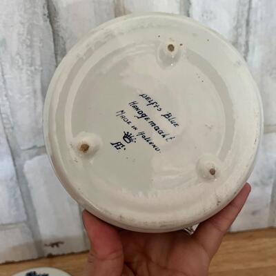 Delft trinket box