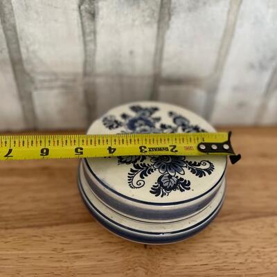 Delft trinket box