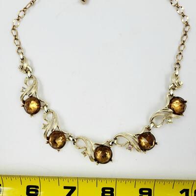 VINTAGE SARAH COVENTRY GOLD TONED & FAUX AMBER NECKLACE