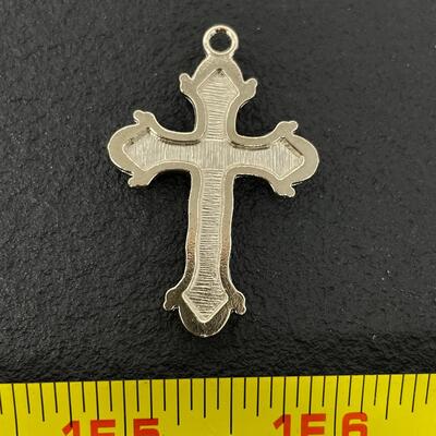 ORNATE METAL CROSS PENDANT