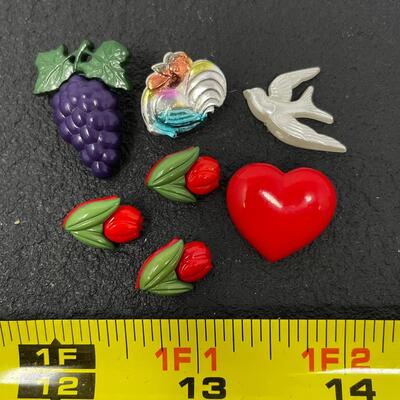 COLORFUL PLASTIC BUTTON BUNDLE