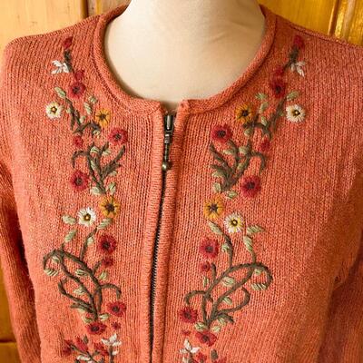 CROFT & BARROW EMBROIDERED CARDIGAN - SIZE LARGE