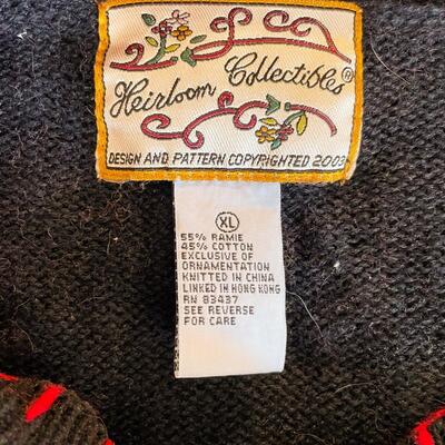 HEIRLOOM COLLECTIONS EMBROIDERED HEART SWEATER - SIZE XL