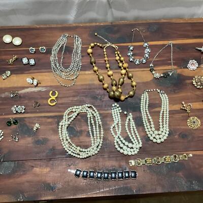 antique/vintage jewelry