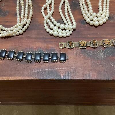 antique/vintage jewelry