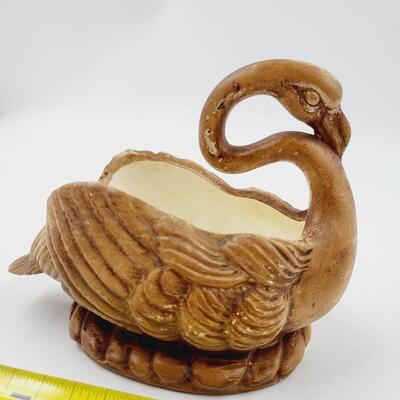MADDUX OF CALIFORNIA MC SWAN POTTERY #402