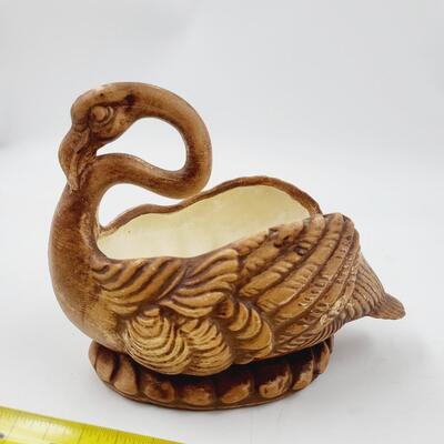 MADDUX OF CALIFORNIA MC SWAN POTTERY #402