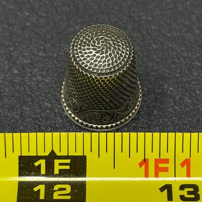 ANTIQUE STERLING SILVER THIMBLE
