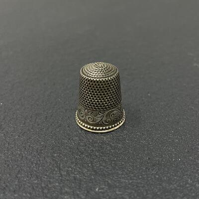ANTIQUE STERLING SILVER THIMBLE