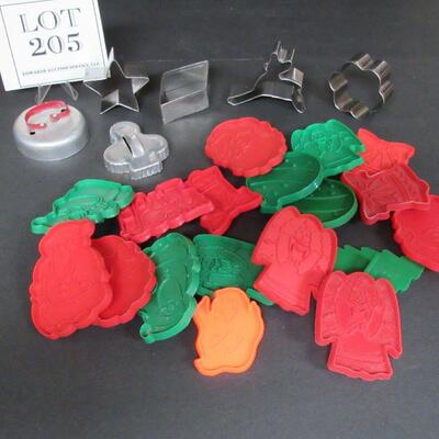 Lot of Vintage Aluminum and Plastic Cookie Cutters