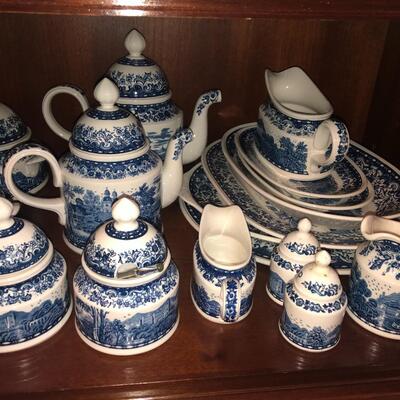 Villeroy & Boch Blue Castle Porcelain Service for 12