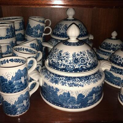 Villeroy & Boch Blue Castle Porcelain Service for 12