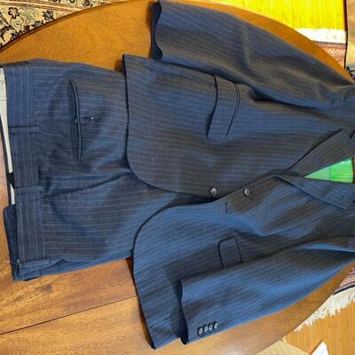 Lot of Men's Suits and Sportcoats - see pics