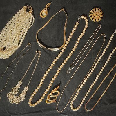 Pearly Goldy Costume Jewelry 