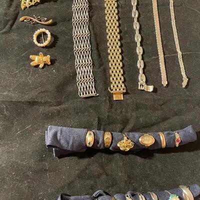 Rings and Bracelets Lot 