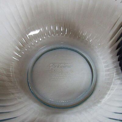 Nice Barely Used Pyrex Blue Bowl With Cover