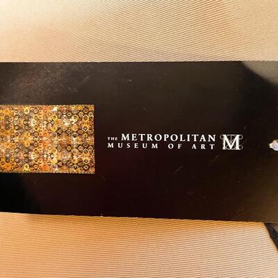 *NEW W/ TAG* PERSIAN CARTOUCHE BURNOUT SHAWL - FROM METROPOLITAN MUSEUM OF ART