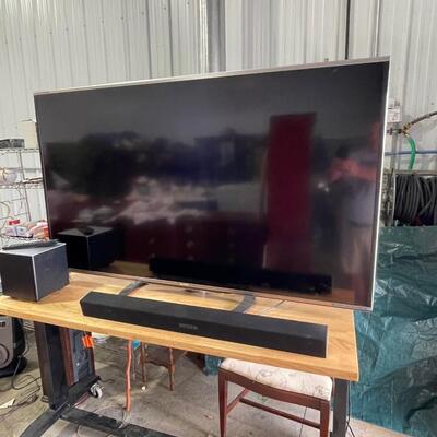 Sharp 70' LC-70LE857U AQUOS 3D / With Sound Bar and Woofer