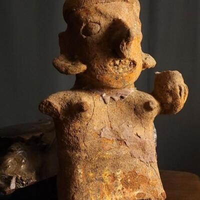Lot 103: Pre-Columbian MesoAmerican Nayarit Statue Artifact