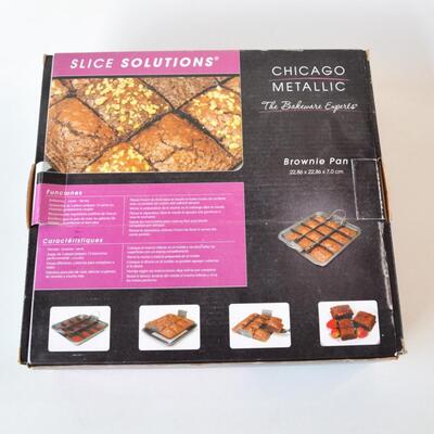 Chicago Metallic Bakeware - Brownie Pan - Bake, Lift, Server