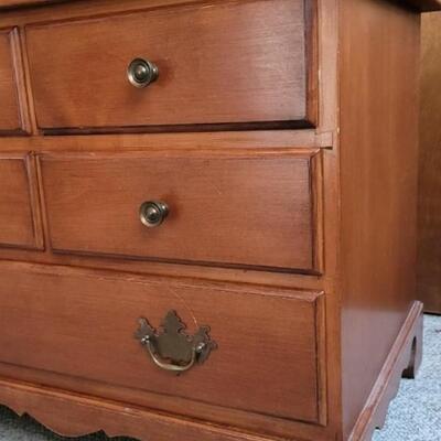 Lot 122: 5 Drawer Small Chest