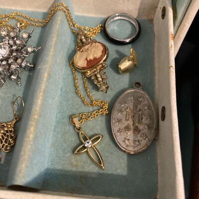 Grandma’s Jewelry Box with Contents 30+ Pieces!!