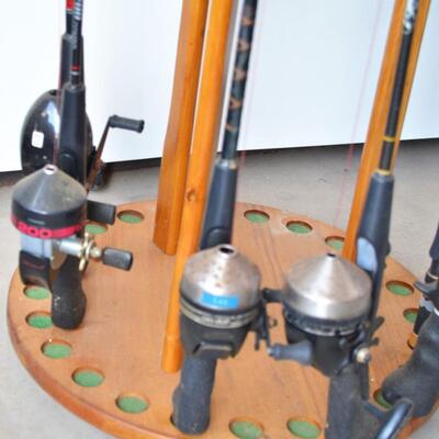Fishing Pole Holder with 6 Rods and 5 Reels