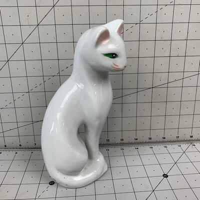 #43 Porcelain Cat