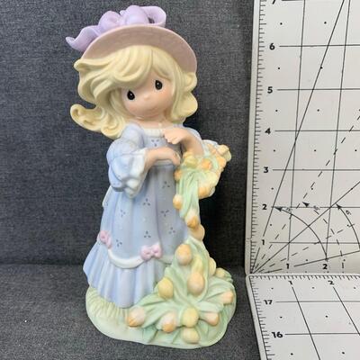 #70 The Beauty Of God Blooms Forever Precious Moments Porcelain Figurine