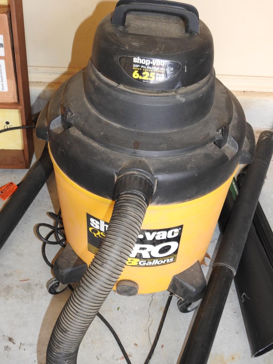 Shop Vac with attachments | EstateSales.org