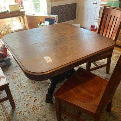 Eastlake Dining Table with chairs