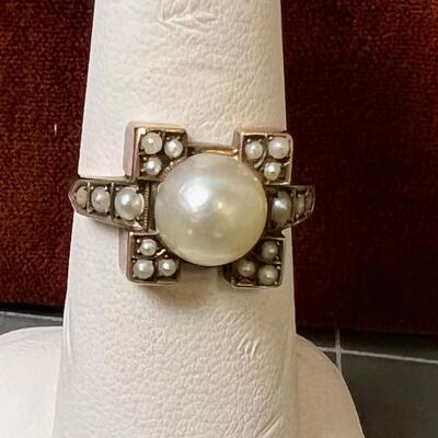 10 Karat Gold and Pearl Ring 