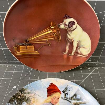 2 Collector Plates Nipper and a little Girl