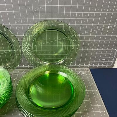 Dishes Green Glass 24 Pieces Service for 8 