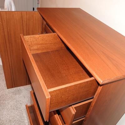 Storage cabinet